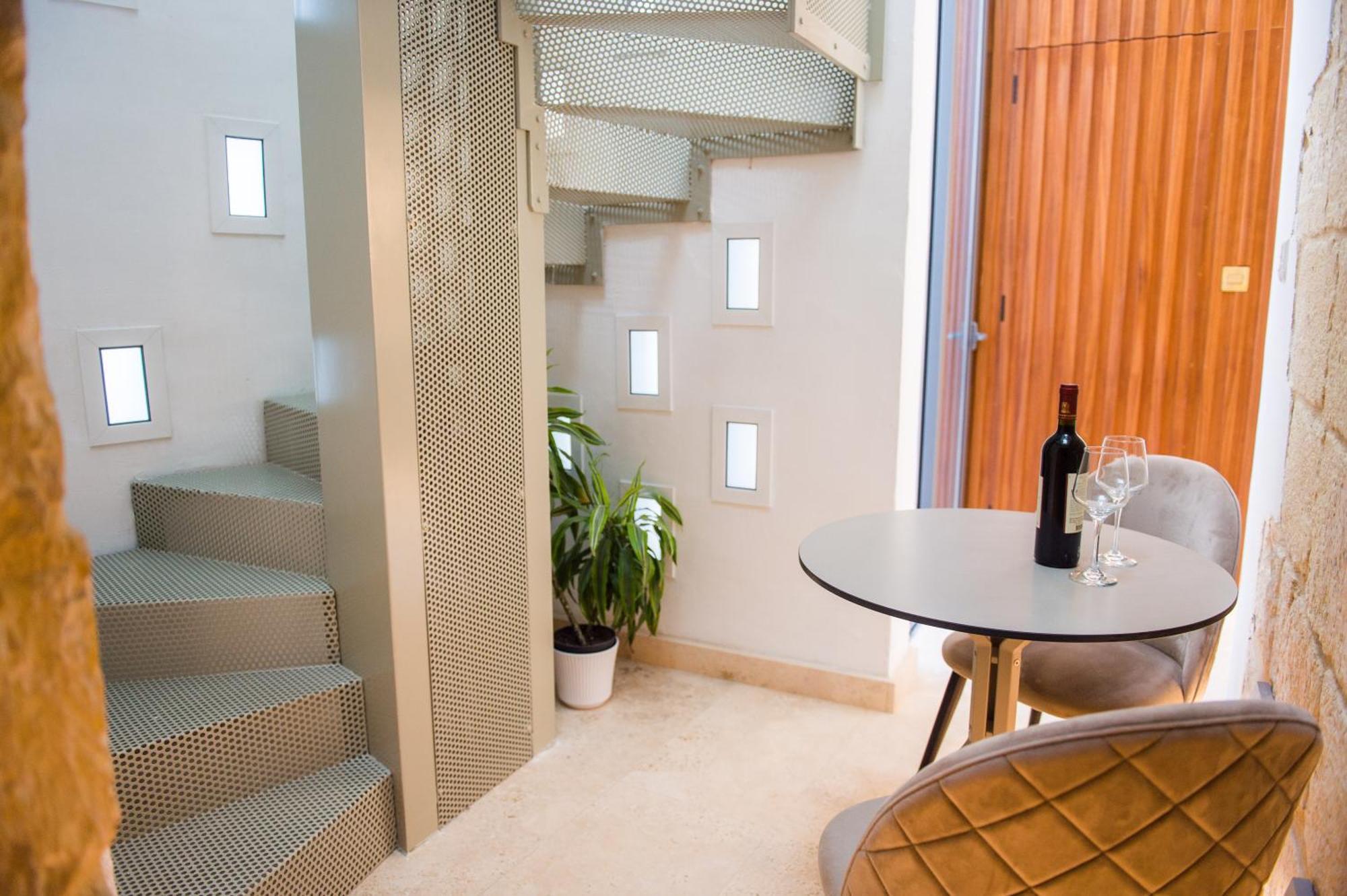 San Anton Suites Attard Bagian luar foto