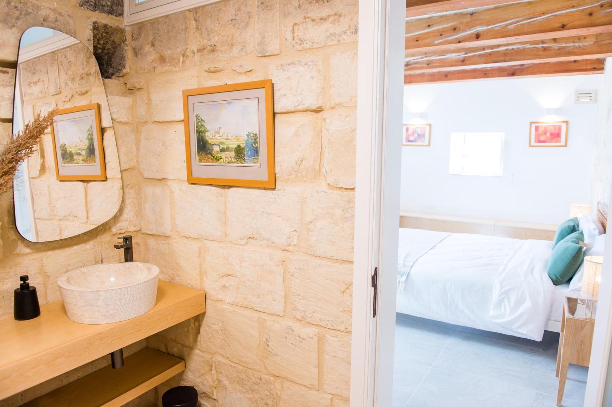 San Anton Suites Attard Bagian luar foto