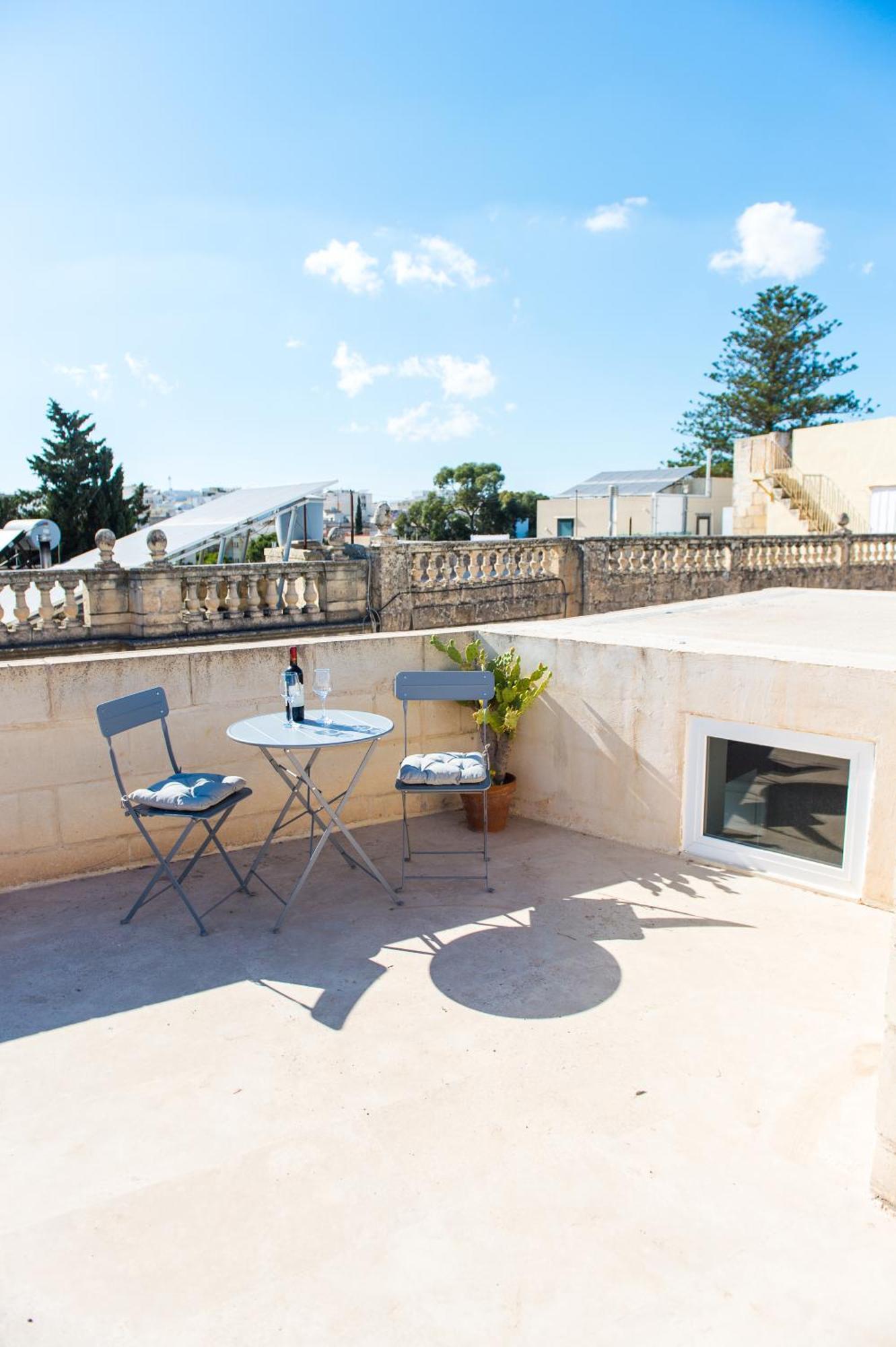 San Anton Suites Attard Bagian luar foto