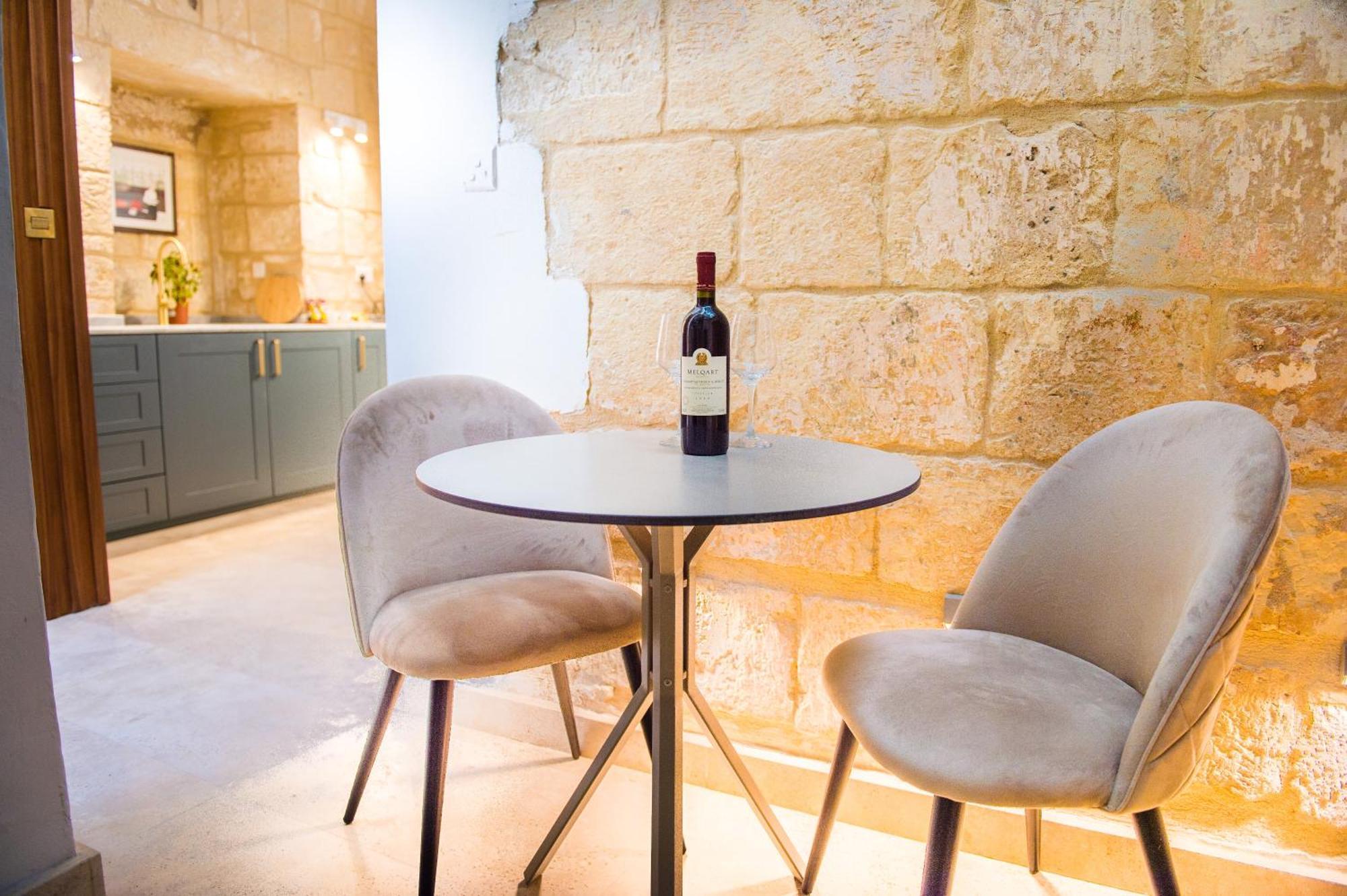 San Anton Suites Attard Bagian luar foto