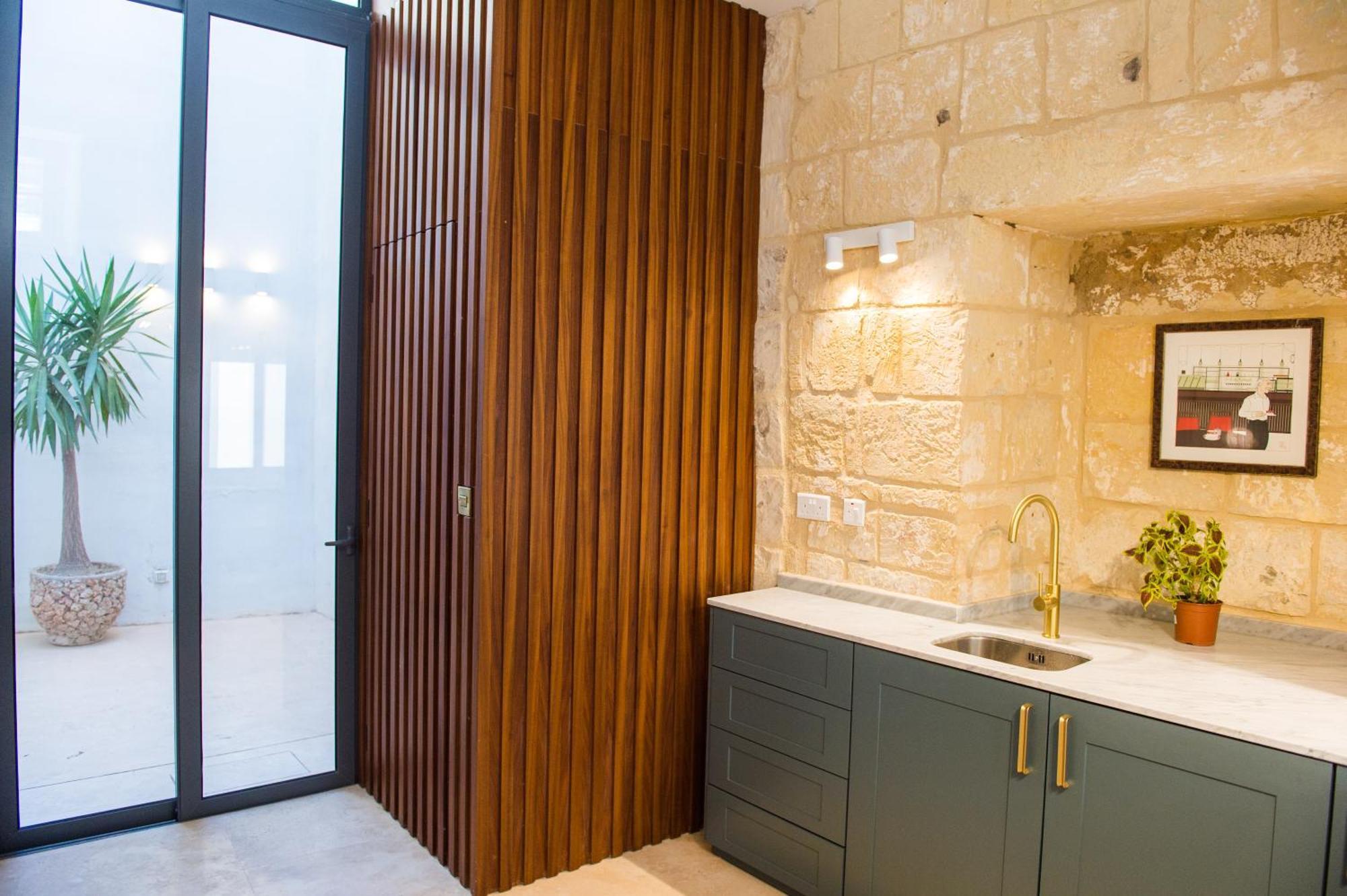 San Anton Suites Attard Bagian luar foto
