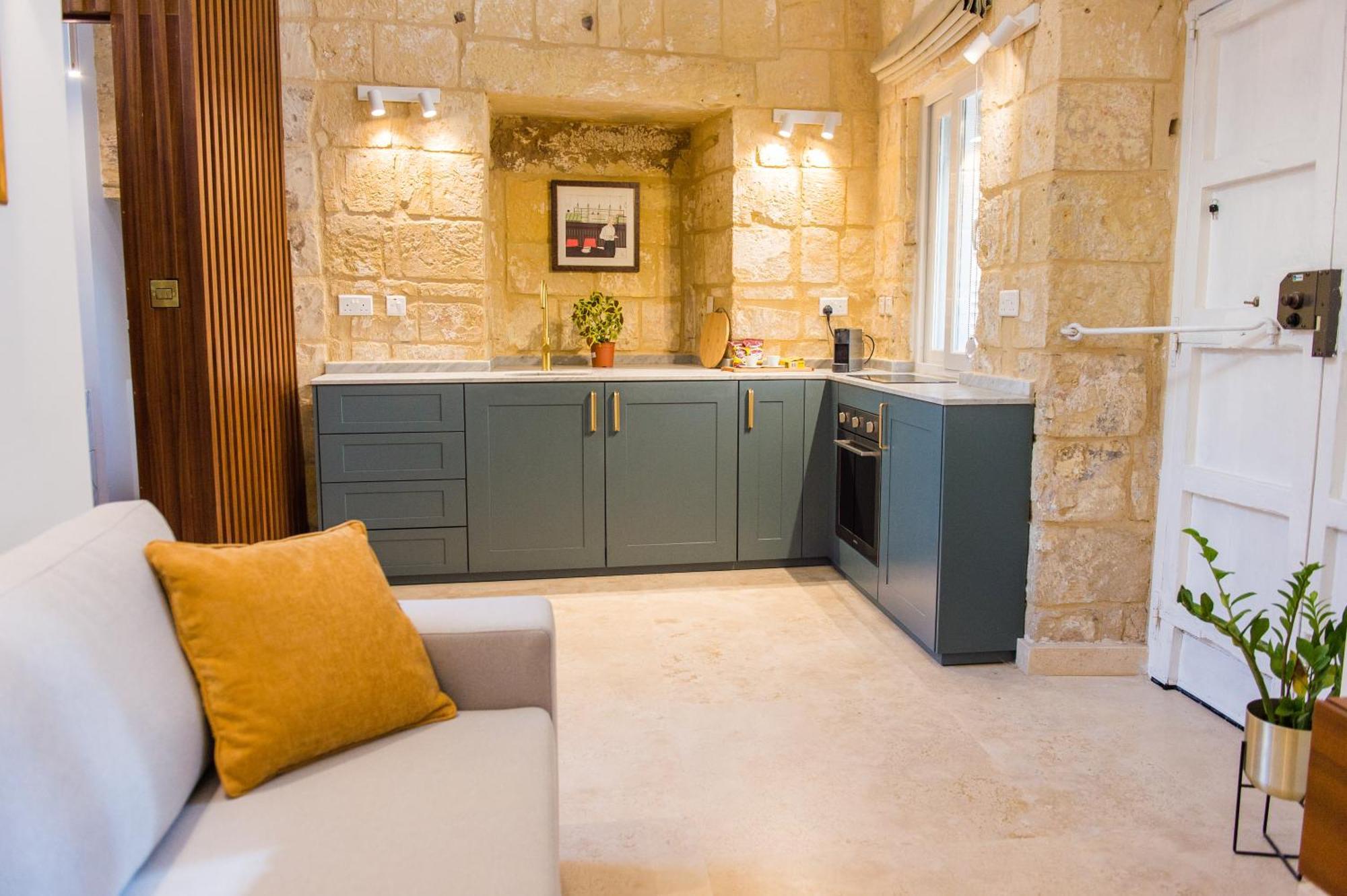 San Anton Suites Attard Bagian luar foto
