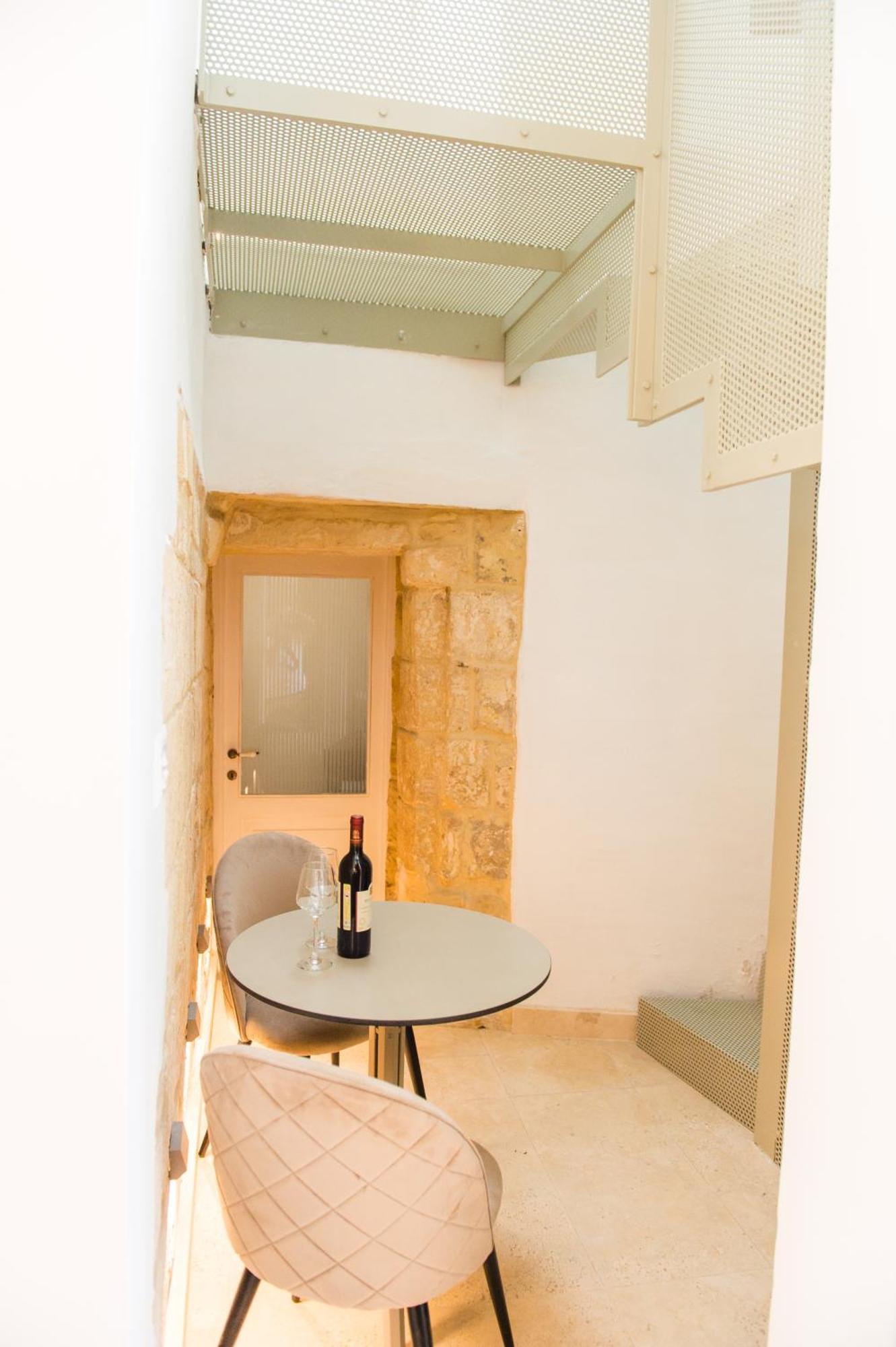 San Anton Suites Attard Bagian luar foto