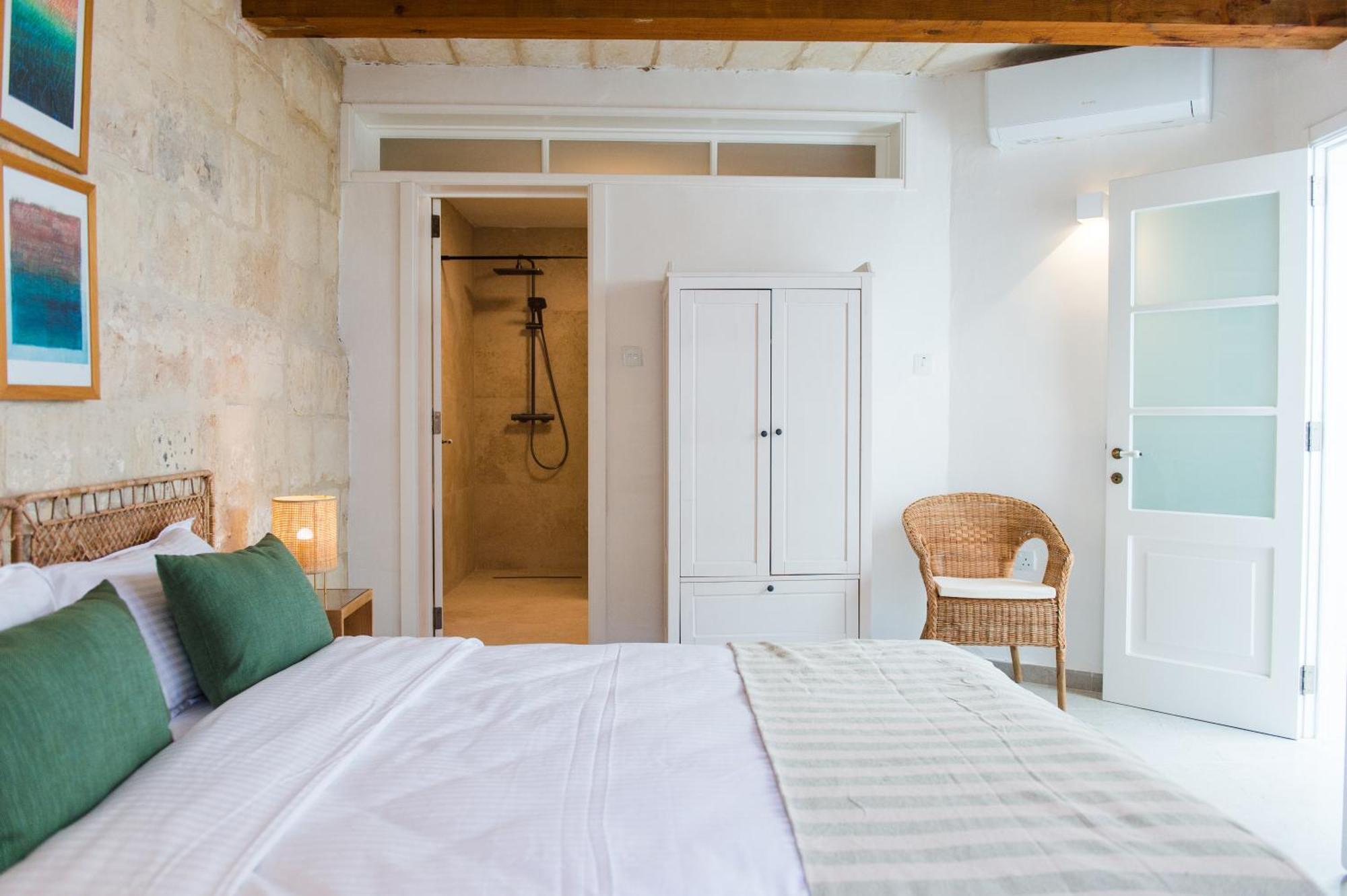 San Anton Suites Attard Bagian luar foto