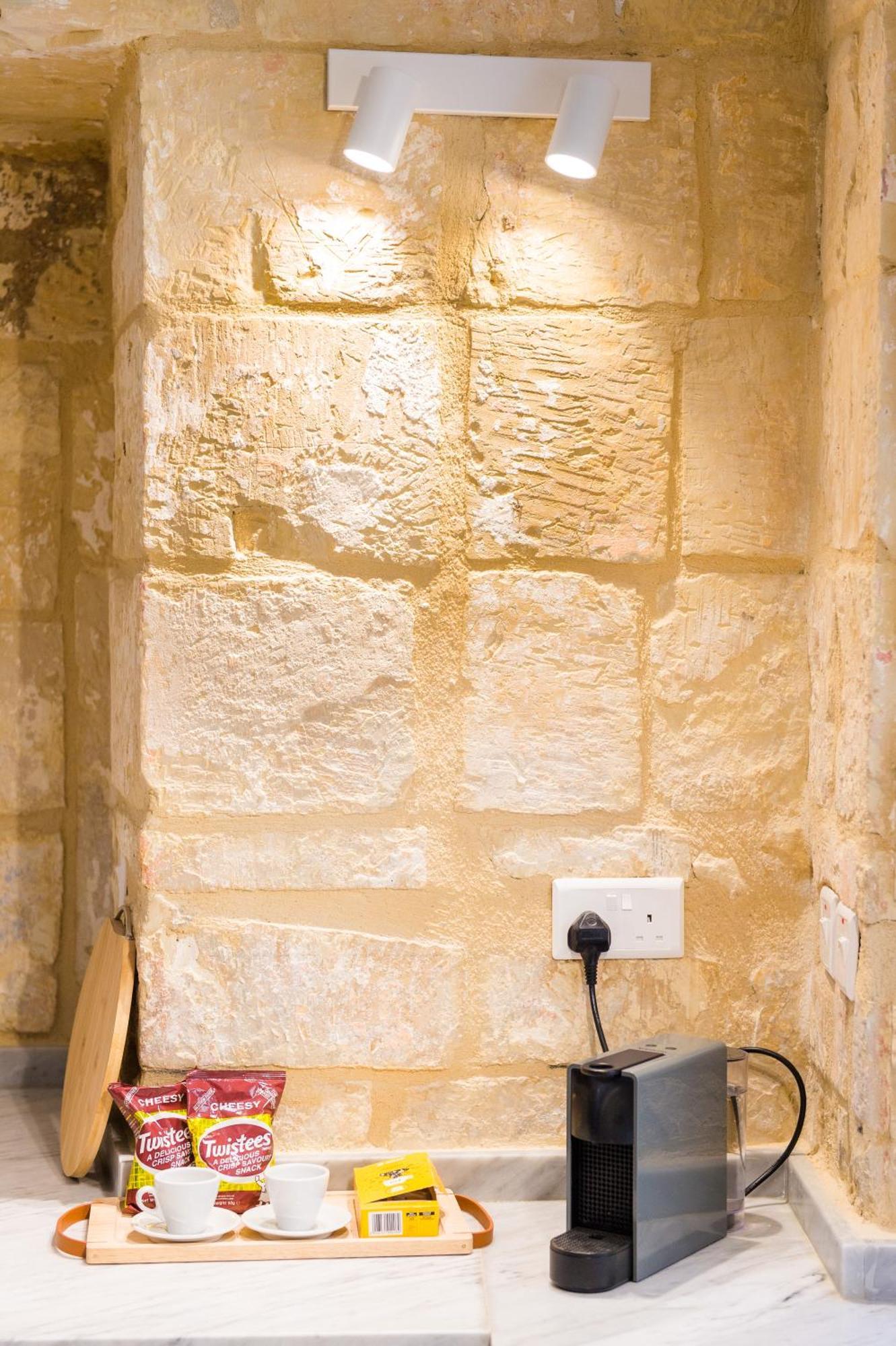 San Anton Suites Attard Bagian luar foto